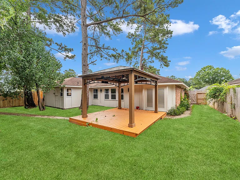 6211 Coachgate Dr — Photo 10