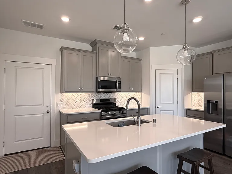Gas range and oven