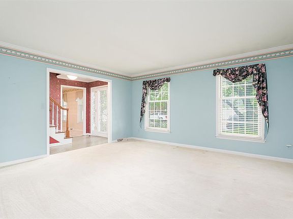 5th image of 3601 Royal Dr