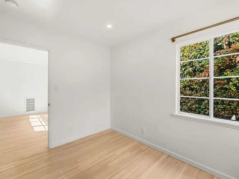 1717 Selby Ave — Photo 11