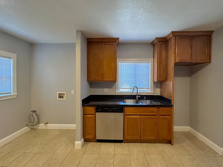 7001 Orral St — Photo 4