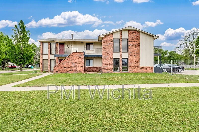 535 S Lulu Ave #202