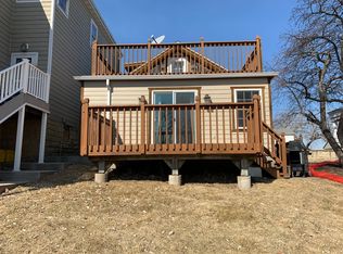 556 W 7th St, Dubuque, IA 52001