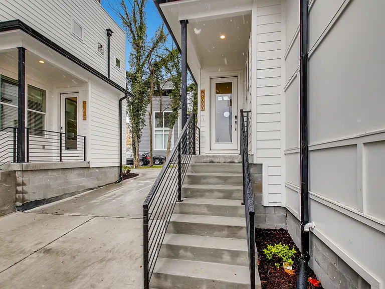 2708C Larmon Dr — Photo 3
