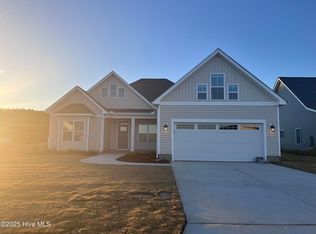 3204 Honeysuckle Dr, Winterville, NC 28590