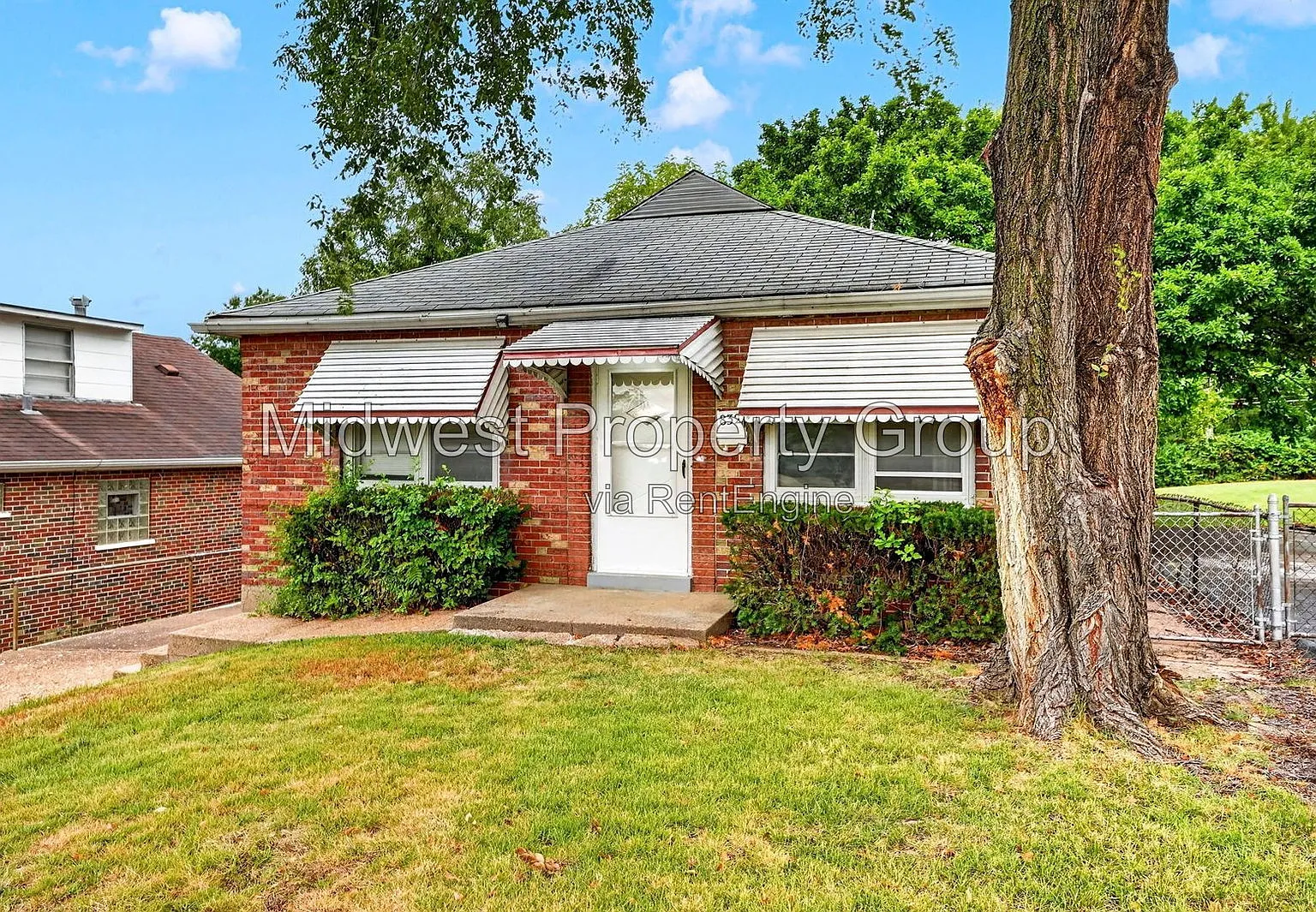 3 bed, 1.0 bath, 950 sqft, $1,025 — Photo 1