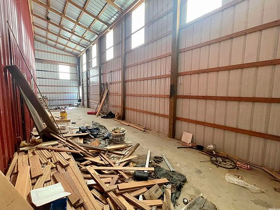 3rd image of 32968 N Highway 5