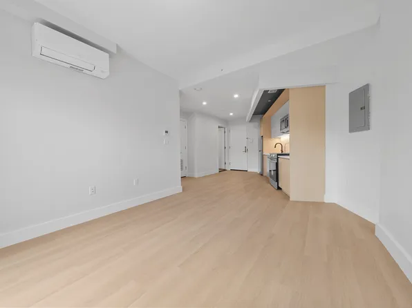 77-63 Vleigh Place image 4 of 14