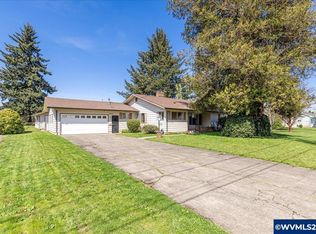 1121 N 3rd St, Woodburn, OR 97071