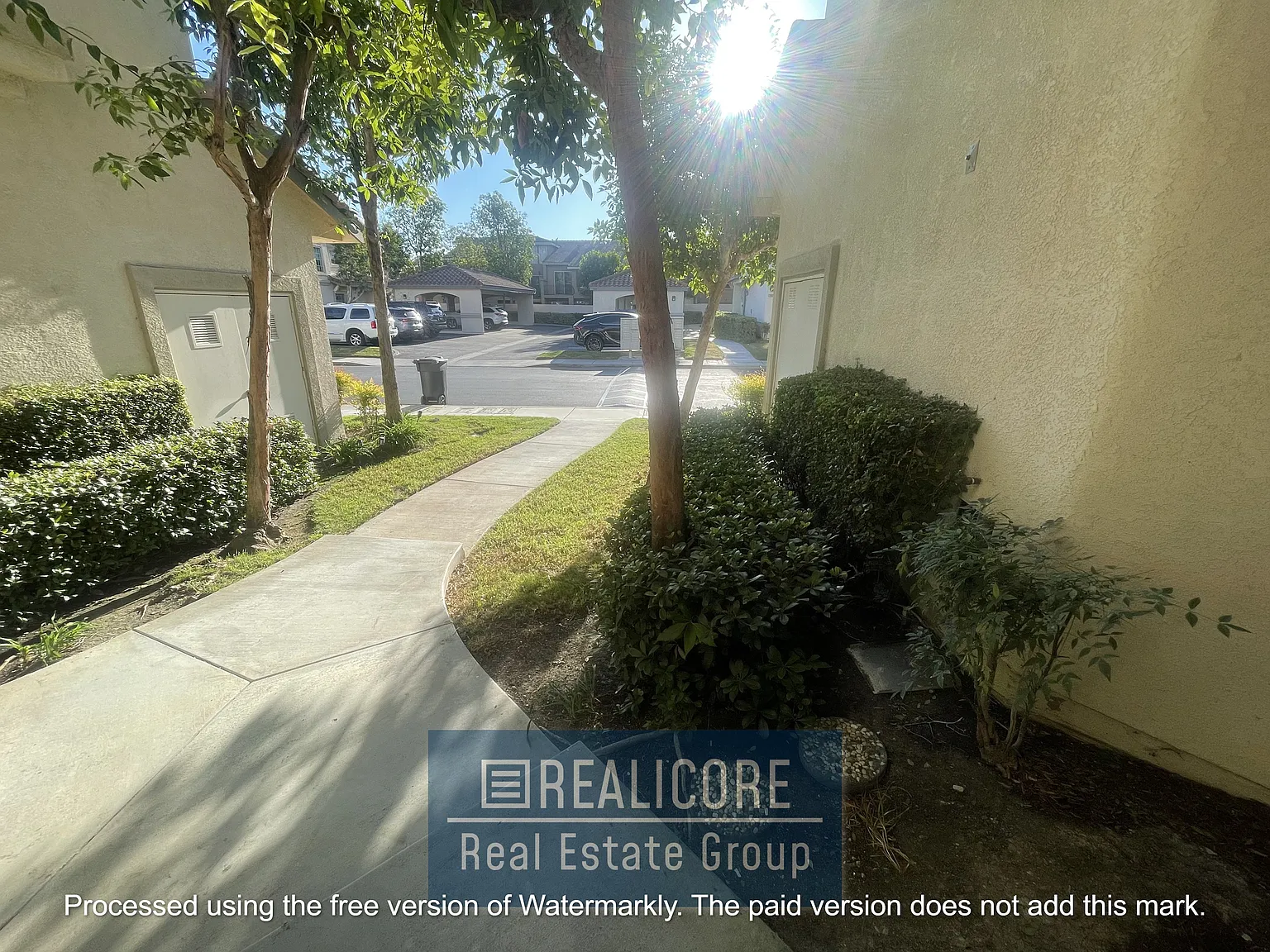 3 bed, 2.5 bath, 1611 sqft, $4,195 — Photo 2