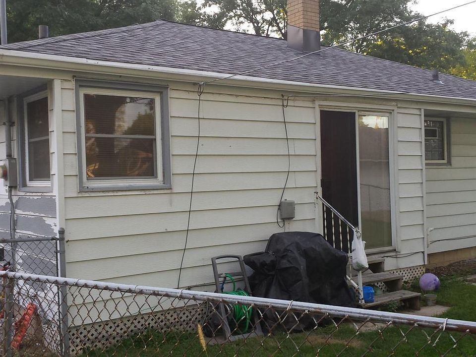 2nd image of 2928 S 102nd St