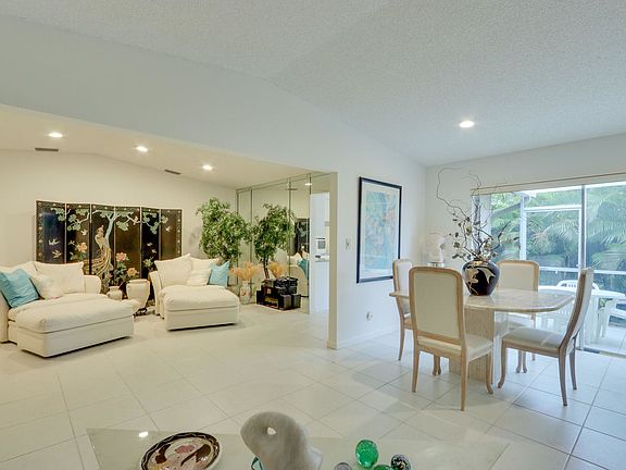 5th image of 5423 Viburnum Cir
