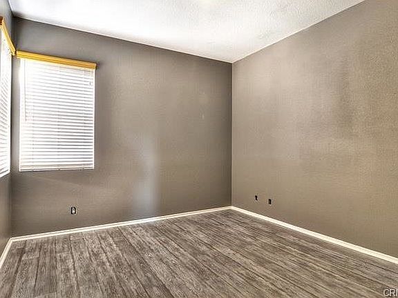 5th image of 2359 Sunningdale Dr