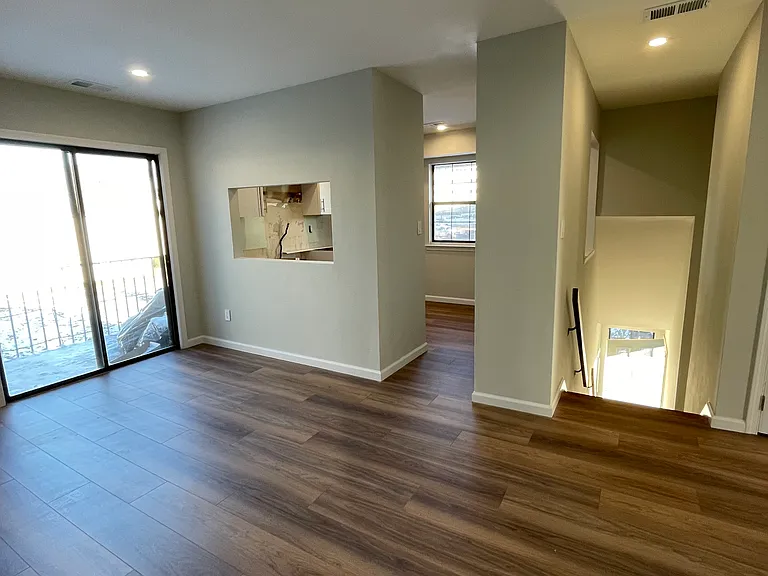 1909 Woodbridge Commons Way — Photo 1