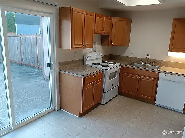 8914 10th St NE — Photo 13