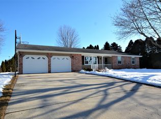 1009 Frost Rd, Howards Grove, WI 53083