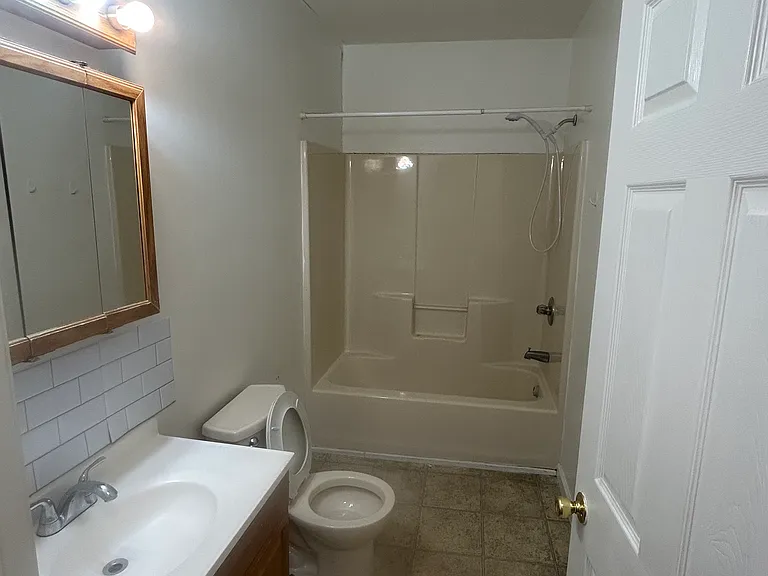 593 Market St #2 — Photo 8