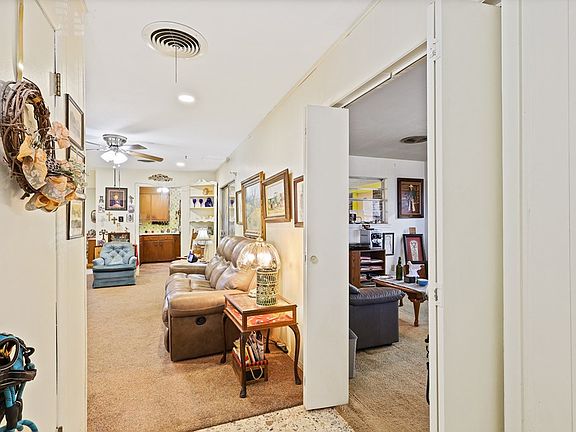 3rd image of 402 E June St
