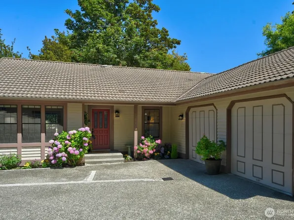 17512 32nd Avenue NE, Lake Forest Park, WA 98155