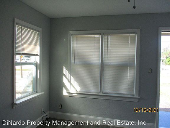 3rd image of 635 Magnolia Ave