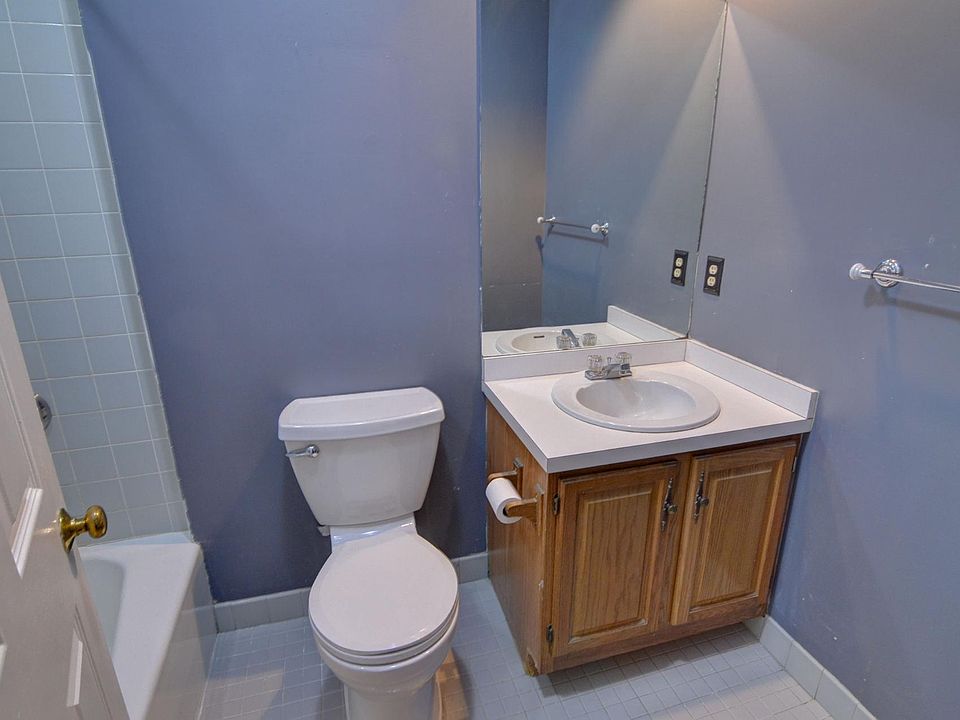 1st image of 10 Weston Ave APT 119