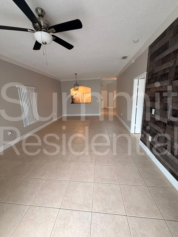 4 bed, 2.0 bath, 1896 sqft, $2,595 — Photo 3