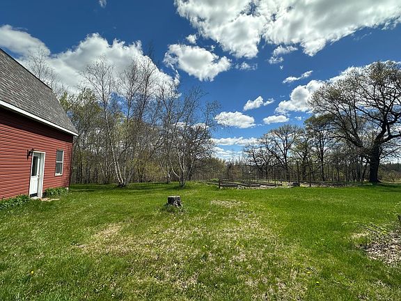 4th image of 15239 Lake Dr NE