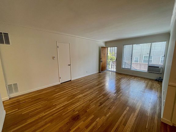 4th image of 1429 N Fairfax Ave APT 2