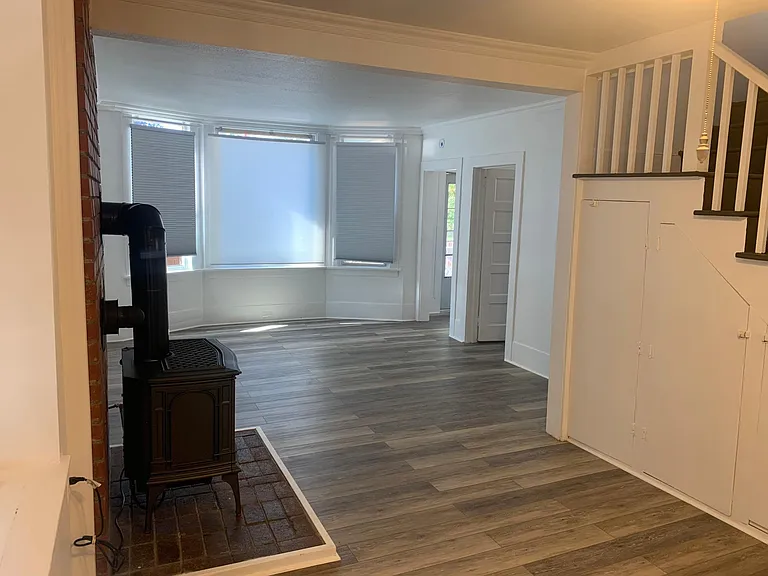 304 S Anderson St — Photo 6