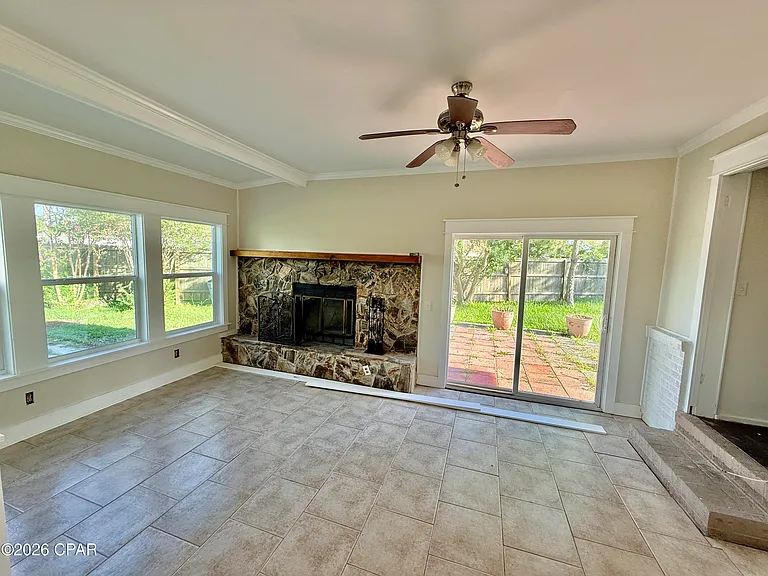 3906 W 24th Ct — Photo 2