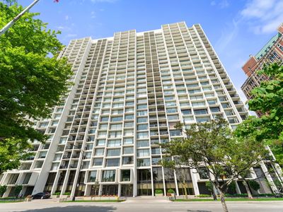 3200 N Lake Shore Dr APT 302, Chicago, IL, 60657