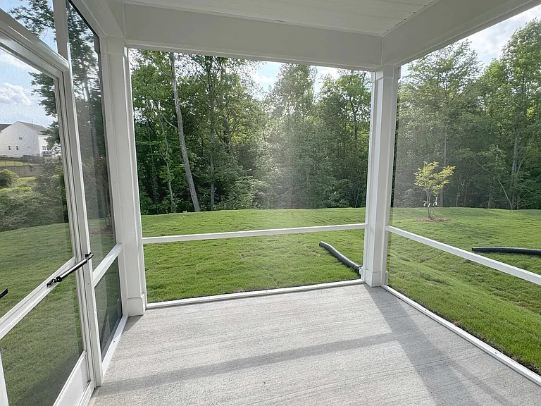 125 Red Robin Rd — Photo 22