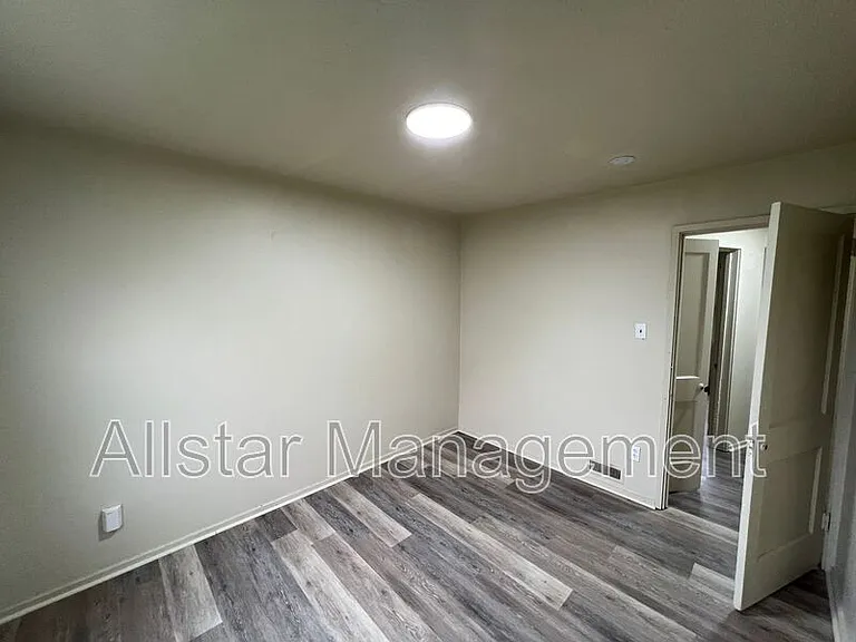 942 S Central Dr — Photo 15