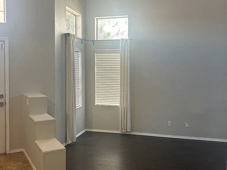 8104 Corte Del Viento NW — Photo 3