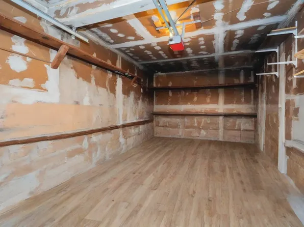 333 Mayfair Drive North image 33 of 34