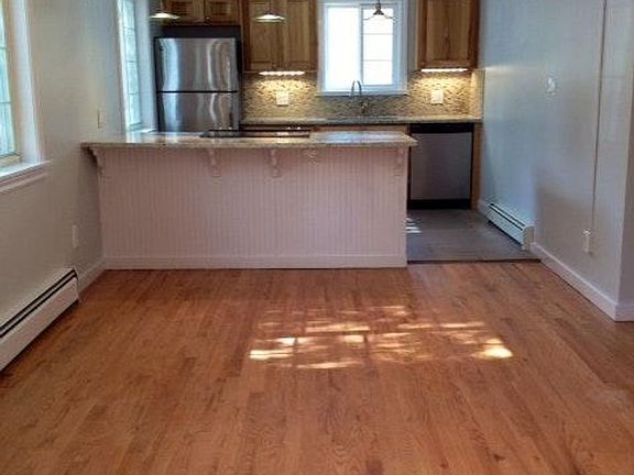 2nd image of 2401 Walnut St APT 1