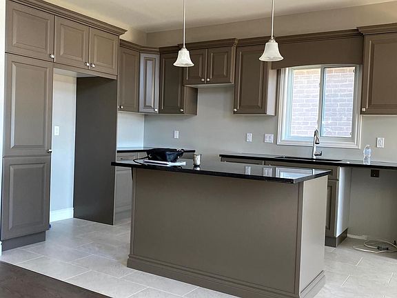 4th image of 37 Covington Cres