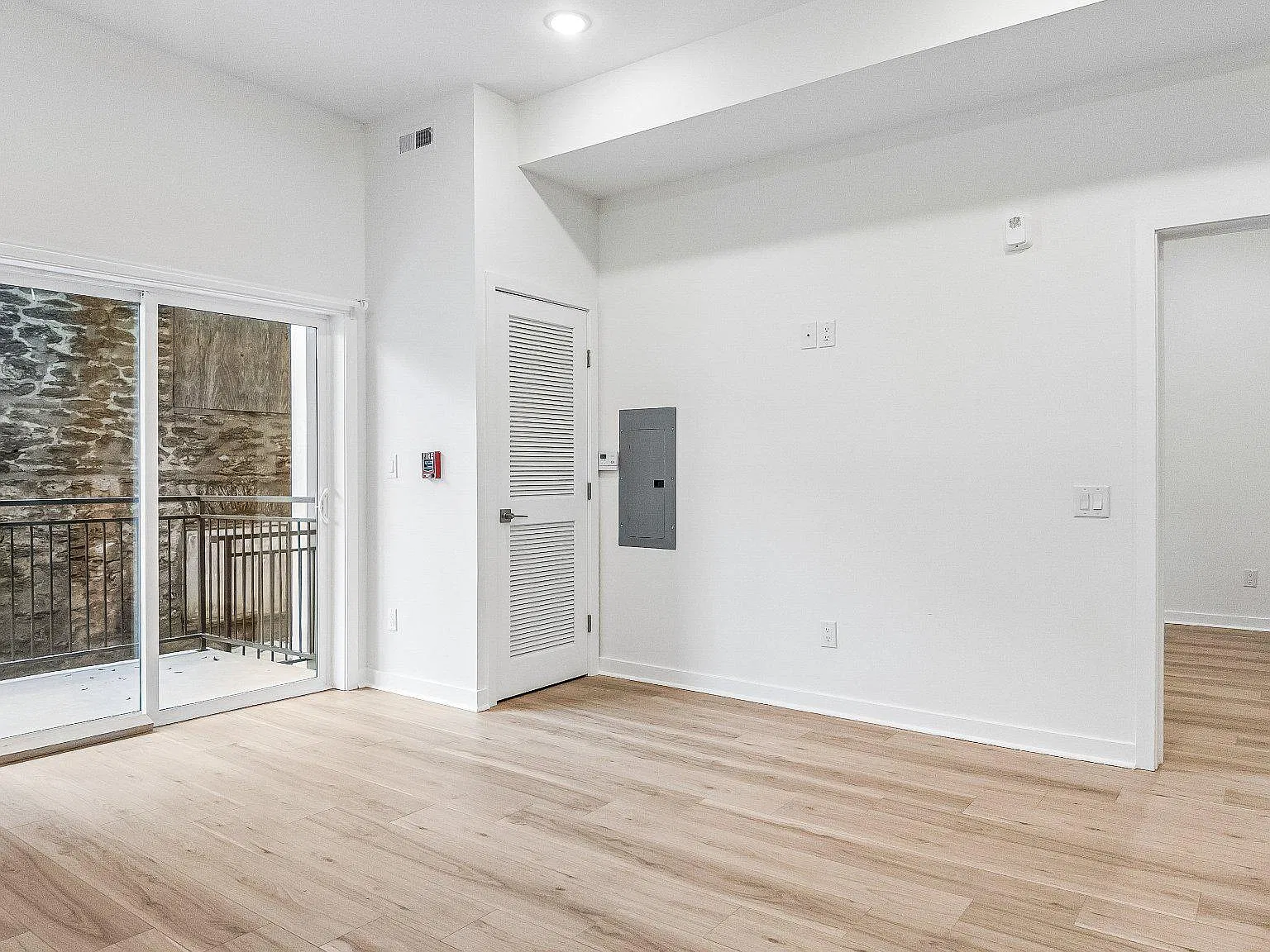 921 Chelten Ave — Photo 1