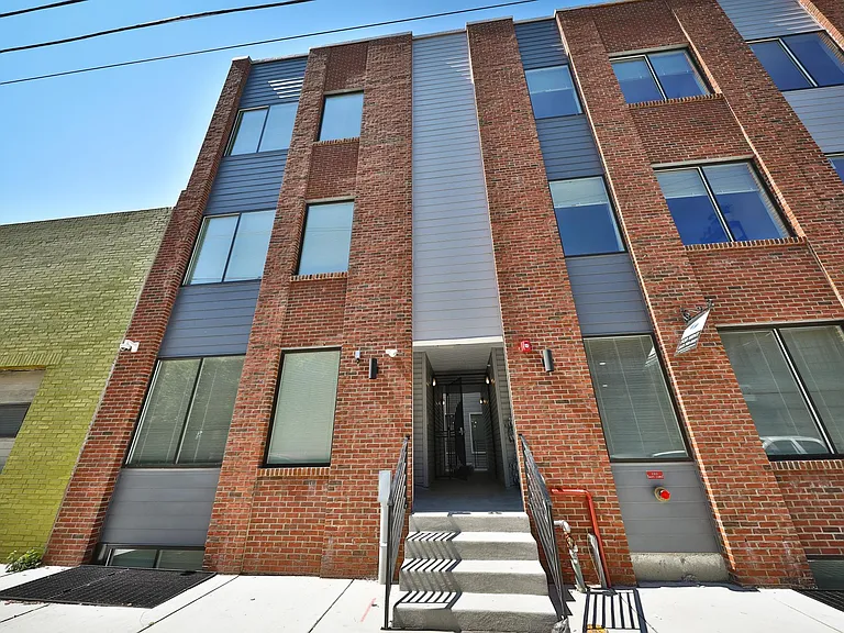 978 N 8th St #7 — Photo 8