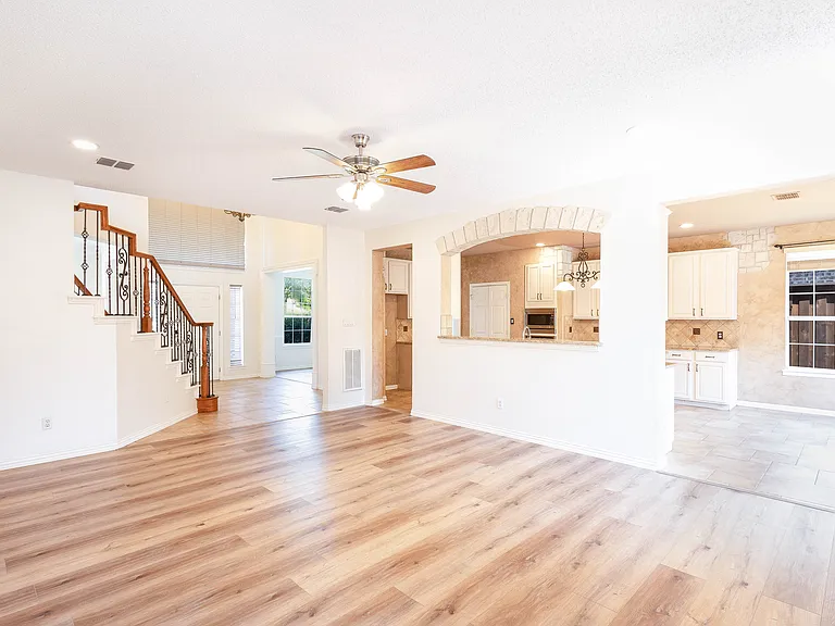 3808 Hunters Trl — Photo 5
