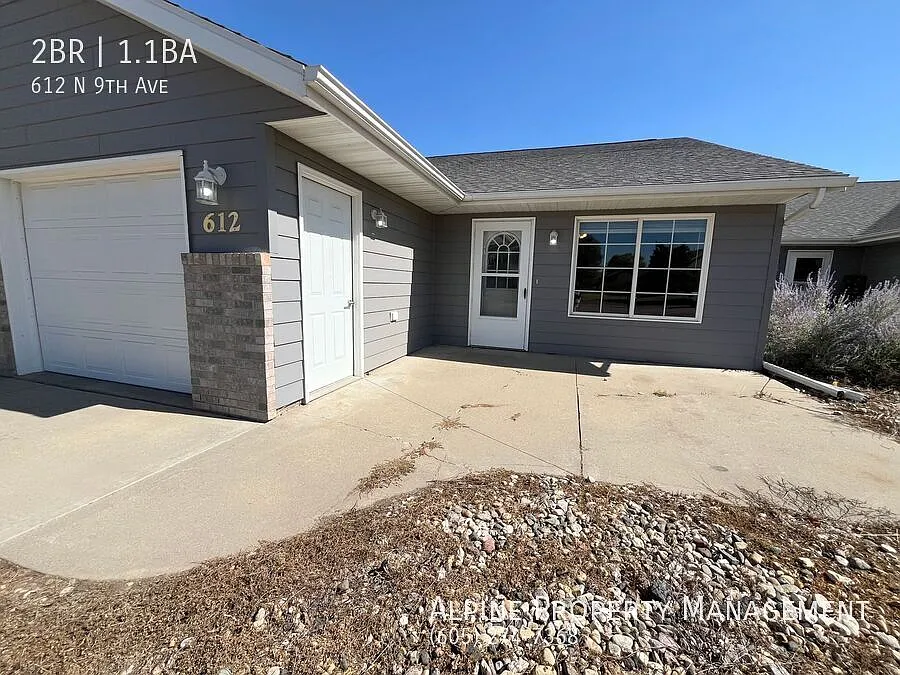Photo 2 of 23 - 612 N 9th Ave - Brandon, SD Building Photo - 612 N 9th Ave