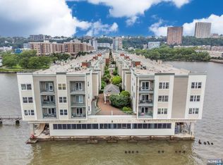 153 The Promenade #153, Edgewater, NJ 07020