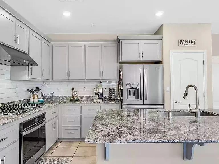 8720 Aquamarine Dr — Photo 6