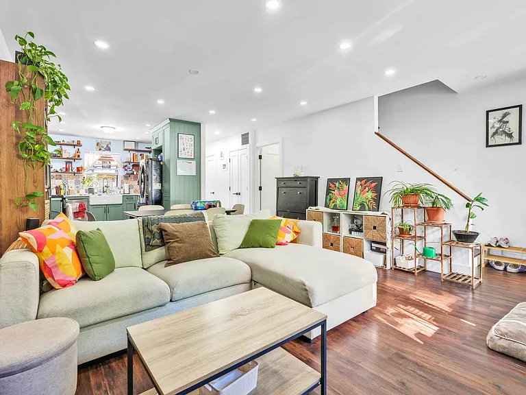 696 Cauldwell Ave #1 — Photo 4