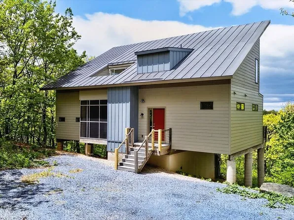 45 Timber Camp Dr, Wintergreen Resort, VA 22967