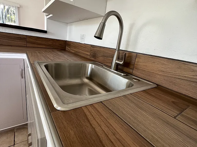1044 E Grand Ave #A — Photo 4