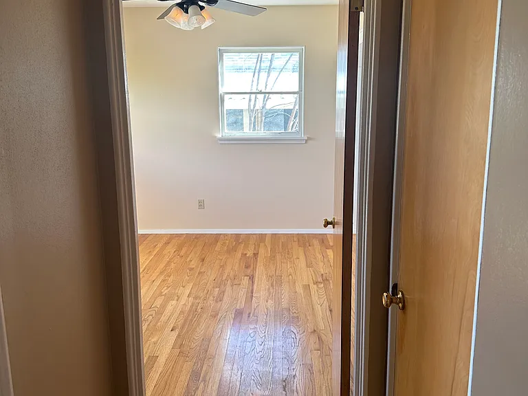 1316 8th Ave — Photo 25
