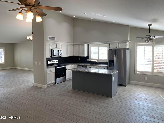 3rd image of 2382 W Redwood Dr