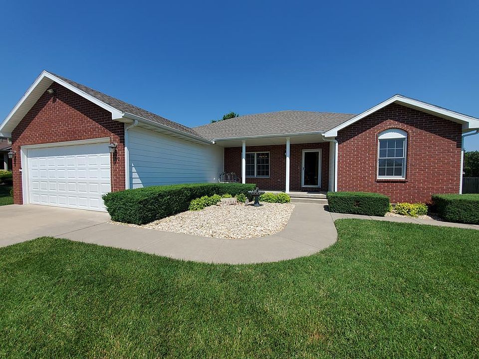 1st image of 602 Villa Dr