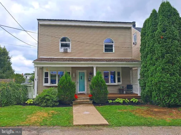 728 W John St, Frackville, PA 17931